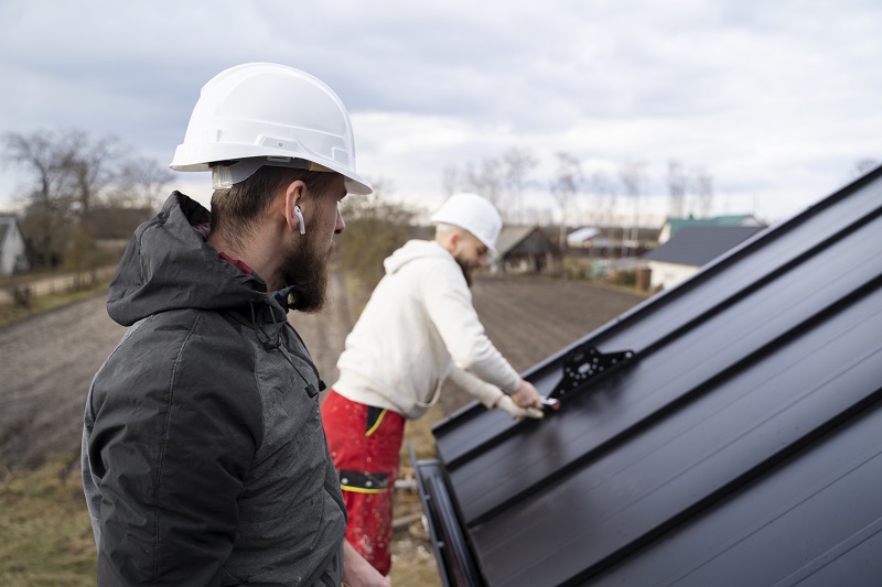 7 Signs You Need a Roof Restoration