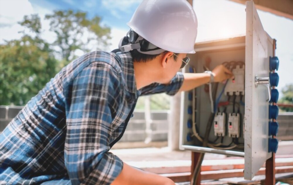 The Top Qualities To Look For In An Electrical Contractor - Home Idea Maker